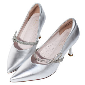 Chaussures à talons fins de 7,5 cm pour femme Ann'S, idéales pour mariage ou soirée, en tissu jacquard à bride unique, ornées de strass, couleur argent - Product Image 4