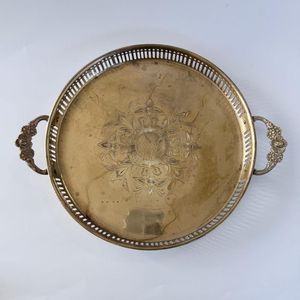 Plateau en laiton pour hôtel, plateau de service décoratif de luxe, artisanat métallique artisanal, accessoire élégant pour la présentation de table lors des repas - Product Image 5