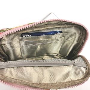 Bolsa Pequeña con Cierre de Poliéster y Protección RFID, con Asa Suave para Guardar Libretas y Tarjetas de Identificación - Product Image 5