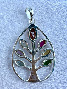 Elegante colgante de árbol de la vida con múltiples piedras preciosas - Joyería hecha a mano para unisex, joyería fina al por mayor - Product Image 4