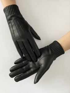 Gants d'hiver en cuir noir pour hommes et femmes, personnalisables avec votre logo, fabriqués en usine au Pakistan - Product Image 3