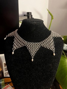 Collar de Malla Metálica con Detalles de Perlas Melek Deniz Çolak - Product Image 1
