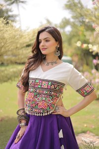 Venta al por mayor de Lehenga Choli Romano con bordado Kutchi Gamthi, ropa étnica india de primera calidad - Product Image 5