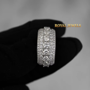 Bague en argent 925 avec diamant Moissanite, style trilogie, taille ronde, halo pavé, bijoux de mariage - Product Image 1