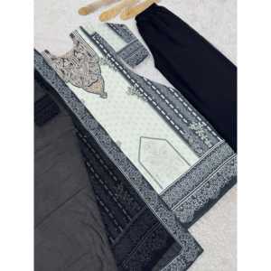 Beautiful XL Suit <b>Set</b> with Digital Print and Real <b>Mirror</b> Handwork - Product Image 3