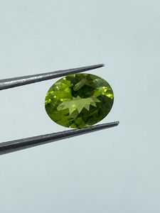 Pierre précieuse vert péridot olivine de haute clarté, qualité supérieure, pierre naturelle taillée, 3,45 carats, 7x9 mm, 2 pièces - Product Image 4