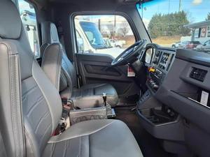 Cabeza tractora diésel 6x4 de servicio pesado con volante a la izquierda para logística global y transporte de carga - Product Image 6