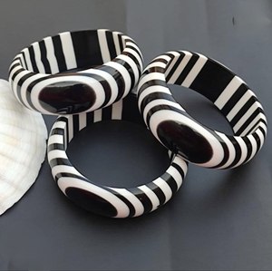 Conjunto de brazaletes de resina y metal de alta calidad, a la moda, para fiestas informales, regalos de cumpleaños para niñas al mejor precio. - Product Image 5