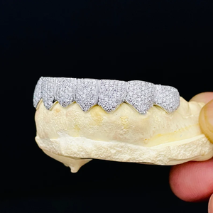 Joyas de hip hop, grillz de plata con moissanita, capa dental estilo vampiro personalizada, unisex, audaz, de lujo, estilo urbano, brillante. - Product Image 1