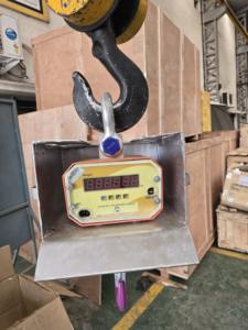 เครื่องชั่งน้ำหนักเครนดิจิตอล 5000 กก. จอแสดงผล LED ตัวเครื่องอะลูมิเนียม 24V/230V ควบคุมด้วยรีโมท ใช้แบตเตอรี่แบบชาร์จได้ - Product Image 5