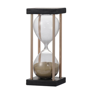 Minuteur à sable rond en métal plaqué or fait main, poli, au design côtier moderne pour la décoration de la maison, du bureau et du salon - Product Image 2