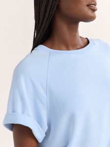 Ensemble deux pièces décontracté d'été pour femme à pois avec logo personnalisé – T-shirt à col rond et short à manches courtes contrastant - Product Image 5