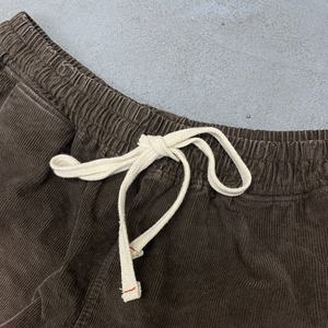 Shorts Jogger Homme Personnalisés en Molleton Français Délavé Effet Usé avec Cordon de Serrage et Motif Uni Style Décontracté - Product Image 3