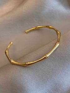 Brazalete de Cobre Hecho a Mano, Joyería de Metal Martillado Rústico, Diseño para Todas las Temporadas - Product Image 5