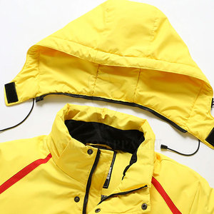 Veste de ski d'hiver pour homme, durable et offrant une protection optimale, avec des zones de rangement fonctionnelles, une capuche réglable et une protection anti-neige. - Product Image 2