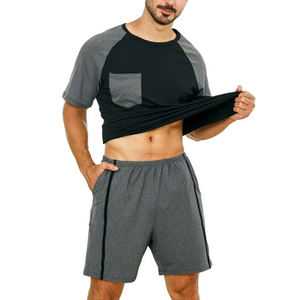 Conjunto de Verano de Alta Elasticidad, Camiseta de Manga Corta con Cuello Redondo y Bloques de Color Multicolor para Hombre, Conjunto de Camiseta y Pantalones Cortos para Usar en Verano - Product Image 1