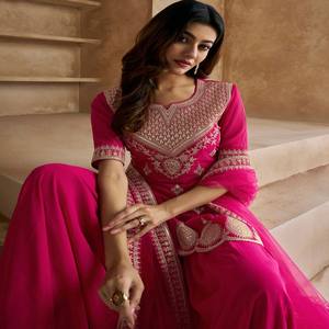 Ensemble Kurta Sharara en Georgette Rose Brodé VASTRA COTTAGE avec Dupatta à Bordure en Dentelle, Tenue Ethnique de Soirée pour Femmes - Product Image 2