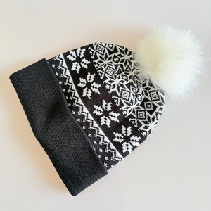 Gorra de visera de punto personalizada para mujer, elegante gorra deportiva tipo béisbol con orejeras cálidas y suaves para clima frío, visera sin parte trasera - Product Image 3
