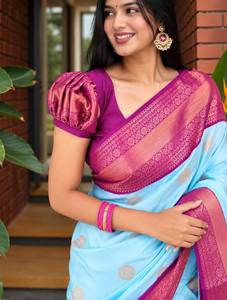Sari de seda artística con trabajo jacquard, sari de tela de seda lichi suave, sari de seda con pallu rico, blusa de contraste, diseño de diseñador para bodas - Product Image 4