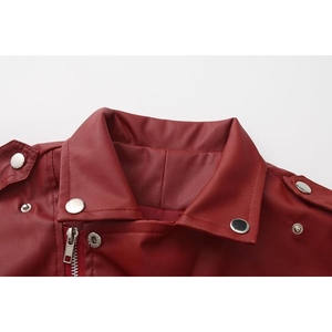 Gilet de motard asymétrique en cuir de vachette véritable rouge personnalisé pour homme, style punk rock, OEM ODM - Product Image 4