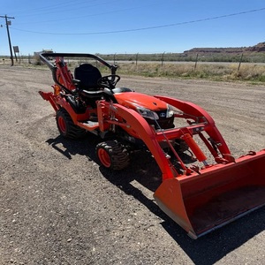 Tracteur compact Kubota BX23S de grande performance, série de mini-tracteurs, 21 CV, 4 roues motrices, avec fonctions automatiques - Product Image 2