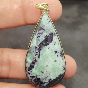 Colgante de Bisel con Gema Kammererita al por Mayor, Calidad Increíble para Fabricación de Joyería Minorista, Incrustación de Calidad Superior - Product Image 1