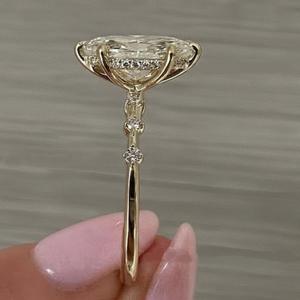 Anillo de Compromiso de Plata 925 con Moissanita Marquise de 2 Quilates, Diseño en V, Chapado en Rodio, Sin Níquel ni Plomo, Talla Personalizable - Product Image 2