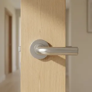 Manija de Puerta de Acero Inoxidable Mate de Buena Calidad para Puertas Interiores, Puertas de Dormitorio, Puertas de Oficina, Disponible a un Precio Accesible - Product Image 1