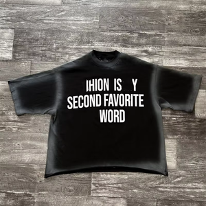 เสื้อยืดพิมพ์ลายกราฟิกคุณภาพสูง เสื้อยืดโลโก้ผ้าฝ้าย 100% เสื้อยืดวินเทจเรียบง่ายทรงโอเวอร์ไซส์ เสื้อยืดผู้ชายสีซีดจาง - Product Image 1