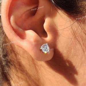 Pendientes de Diamantes de Corte Redondo en Plata 925, Minimalistas para Uso Diario, Unisex, con Engaste de Garra y Cierre de Rosca - Product Image 5