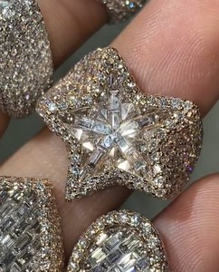 แหวนมอสซาไนต์ผู้ชายแบบ Iced Out ขายดี แหวนเงินแท้ 925 สไตล์ฮิปฮอป พร้อมใบรับรอง GRA แหวนรูปกากบาทประดับมอสซาไนต์ D VVS - Product Image 2