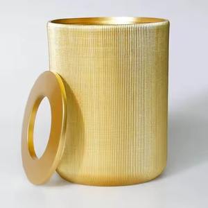 Poubelle en métal au fini luxueux pour salon, rehausse l'aspect intérieur sophistiqué - Product Image 4