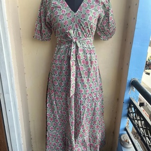 Vestido Maxi de Algodón 100% con Estampado Floral y Bordado a Mano para Otoño, Vestido Largo de Algodón Indio para Mujer a Precio de Fábrica - Product Image 1