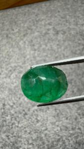 Pierre précieuse naturelle émeraude de Zambie Jai Narayan Gems 8,09 carats, taille ovale 11,68x14,30mm, vert premium, pour bijoux certifiés - Product Image 2
