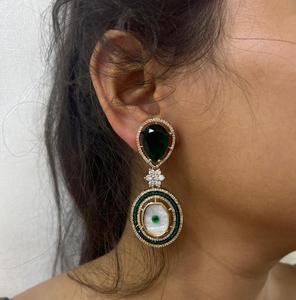 ต่างหูประดับเพชรโมอิสซาไนต์คุณภาพดีเยี่ยม ดีไซน์หรูหราเคลือบทอง สำหรับผู้หญิงและเด็กผู้หญิง เหมาะสำหรับใส่ในงานกลางคืนและงานปาร์ตี้ - Product Image 3