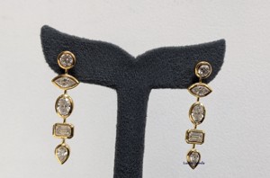 ต่างหูเพชรทรงหยดน้ำ Lurba Jewels ทองคำ 10K สีเหลือง ได้รับการรับรองจาก IGI เพชรเพาะเลี้ยงในห้องปฏิบัติการ เจาะด้วยเลเซอร์ ทรงมาร์คีส์ ประดับขอบแบบ Bezel ดีไซน์ทันสมัยสำหรับผู้หญิง - Product Image 5