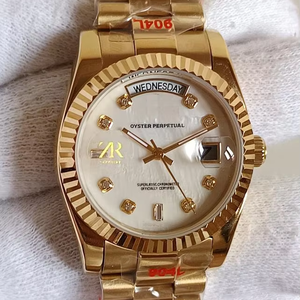 Reloj Mecánico de Lujo Vintage de 36 mm, Dorado, con Cierre Oculto, Esfera de Nácar, Marcadores de Diamantes y Baguette, Alta Calidad - Product Image 1