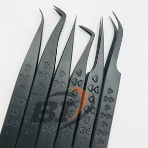 แหนบต่อขนตาพลาสม่ารูปหัวใจแบบมืออาชีพสีดำแบบยั่งยืนปรับแต่งได้ - Product Image 3