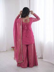 Conjunto de Kurti y Palazzo de Seda Fendy de Moda con Bordado de Lentejuelas y Dupatta de Encaje – Traje de Diseñador Listo para Usar - Product Image 4