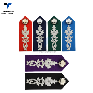 Parches Personalizados Internacionales Trendle al por Mayor |   Tela de Fieltro No Tejida con Diseño de Trenza Dorada Bordada a Mano en 3D y Clip de Botón Metálico - Product Image 5