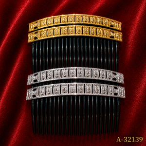 Peineta Vintage Dorada y Plateada con Pedrería para Novia, Accesorio Decorativo Hecho a Mano para el Cabello, 13CM MOLL JEWELLERS - Product Image 3