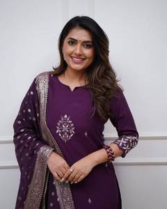 Conjunto de Kurta y Palazzo de Seda Banarasi Morada para Mujer con Dupatta de Tejido Pesado, Ropa Étnica Premium para Fiestas, Atuendo Moderno de Verano - Product Image 6