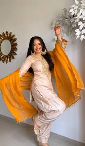 Costume Anarkali pour femmes, violet, brodé, avec dupatta, tenue de mariage traditionnelle indienne et pakistanaise, robe en soie longue jusqu'au sol - Product Image 6