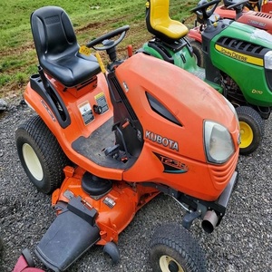 Tractor cortacésped Kubota T2380 diseñado para un corte de precisión, motor de núcleo fuerte que garantiza una potencia constante, adecuado para [uso en] terrenos [específicos]. - Product Image 5