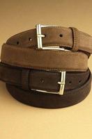 Ceinture en daim tendance pour hommes, personnalisation OEM, vente en gros par Divine International