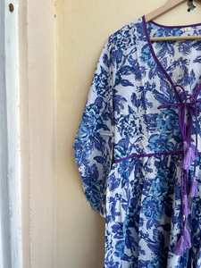 เดรสยาวผ้าฝ้ายพิมพ์ลายด้วยมือ 100% พร้อมงานปักและพู่ห้อย สไตล์ลำลองลายดอกไม้ ชุดยาวแบบอินเดีย ราคาขายส่ง - Product Image 2