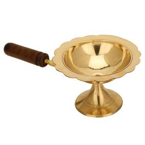 Diya de Latón Mediana con Asa de Madera, Soporte para Lámpara Kapoor Aarti para Puja, Templo, Decoración del Hogar - Product Image 5