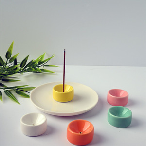 Porte-encens en céramique, brûleur d'encens rond, plat d'aromathérapie pour bâtonnets d'encens, décoration d'intérieur - Product Image 1