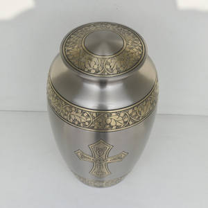 Urnes funéraires en laiton gravées sur mesure en gros, cendres humaines, style américain, 10 pouces, capacité de 200/220 pouces cubes, fournitures funéraires - Product Image 2