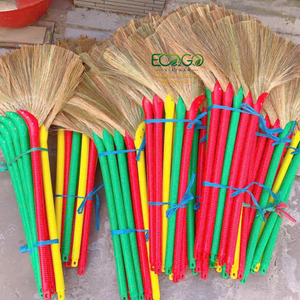Balai en herbe naturelle écologique de qualité supérieure, longueur 40-41 pouces, authentique balai en herbe asiatique fait à la main par Eco2go Vietnam - Product Image 1